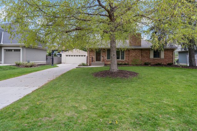 5928 Chowen Avenue S, Edina, MN 55410