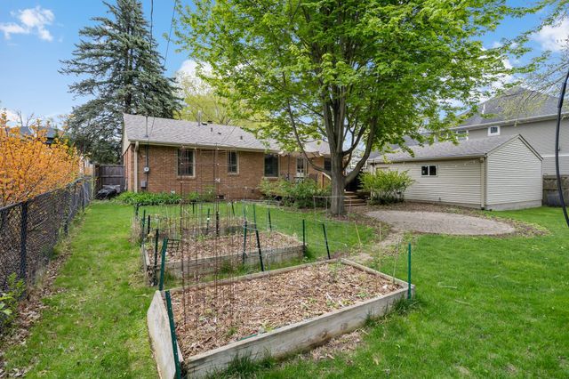 5928 Chowen Avenue S, Edina, MN 55410
