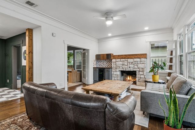 607 W KINGS HWY, San Antonio, TX 78212