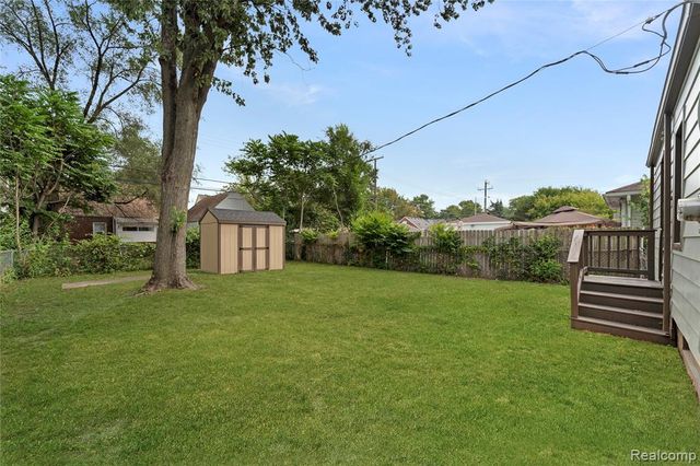 20301 Kenosha Street, Harper Woods, MI 48225