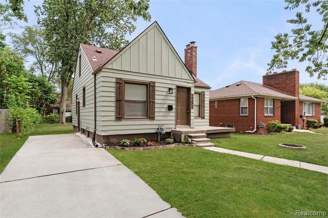 20301 Kenosha Street, Harper Woods, MI 48225