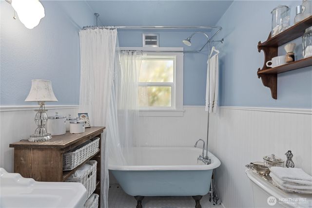 1103 S Montesano Street, Westport, WA 98595