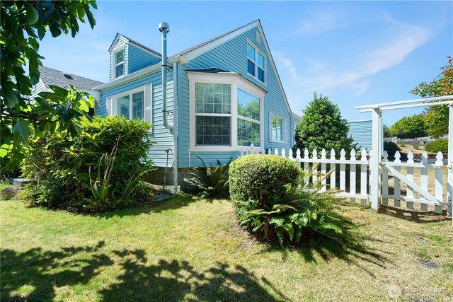 1103 S Montesano Street, Westport, WA 98595