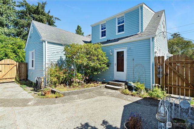 1103 S Montesano Street, Westport, WA 98595