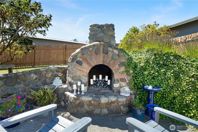 1103 S Montesano Street, Westport, WA 98595