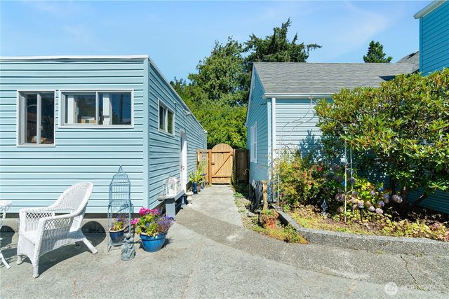 1103 S Montesano Street, Westport, WA 98595