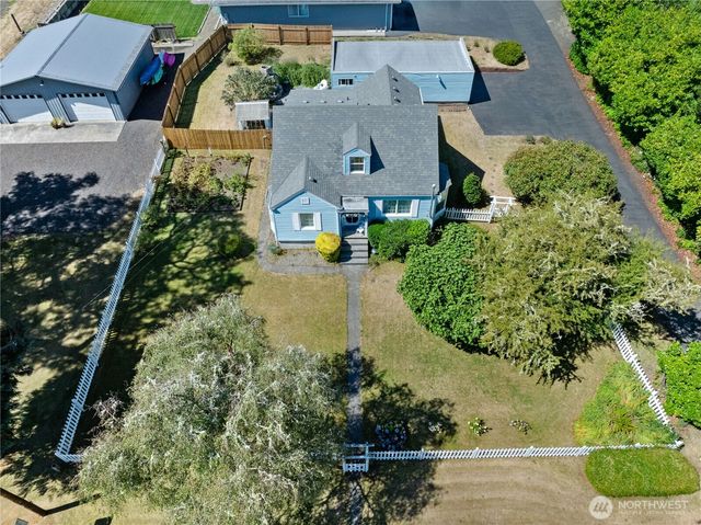 1103 S Montesano Street, Westport, WA 98595