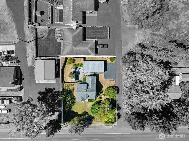 1103 S Montesano Street, Westport, WA 98595