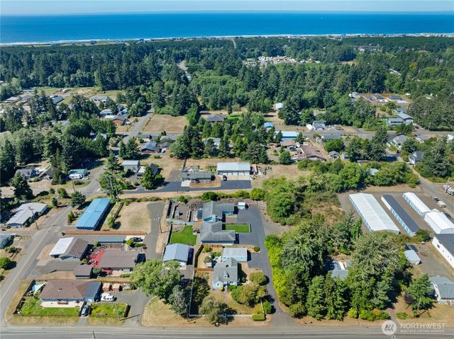 1103 S Montesano Street, Westport, WA 98595