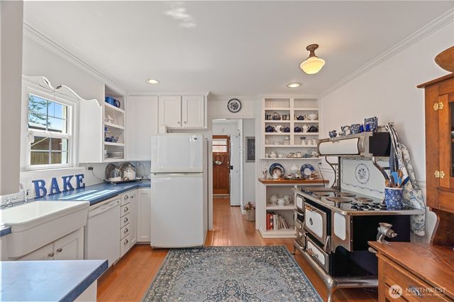 1103 S Montesano Street, Westport, WA 98595