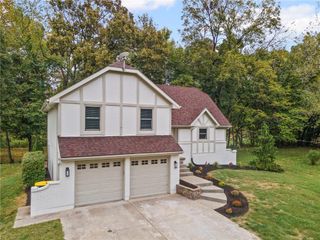 30500 E LITCHFORD Road, Grain Valley, MO 64029