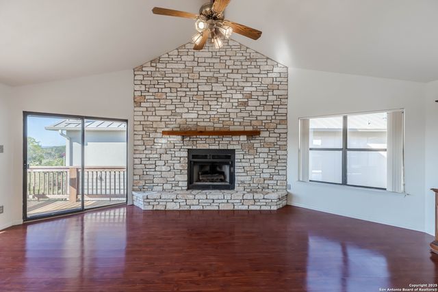 107 Mesa Del Sol, Kerrville, TX 78028