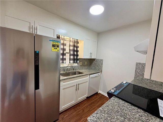 151 Old Ferry Way, Roswell, GA 30076