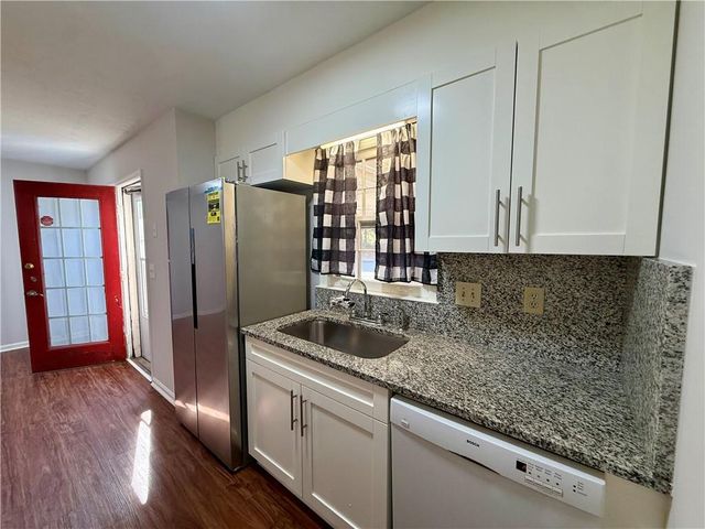 151 Old Ferry Way, Roswell, GA 30076