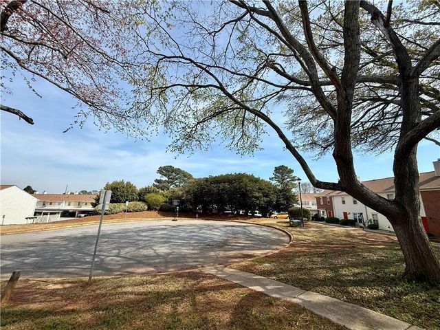 151 Old Ferry Way, Roswell, GA 30076