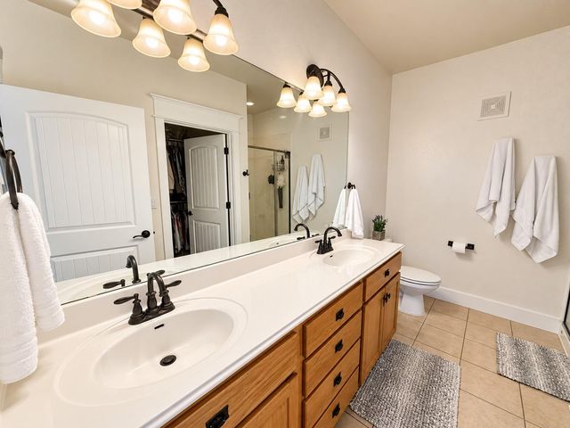 17808 Maritime Point DR 202, Jonestown, TX 78645