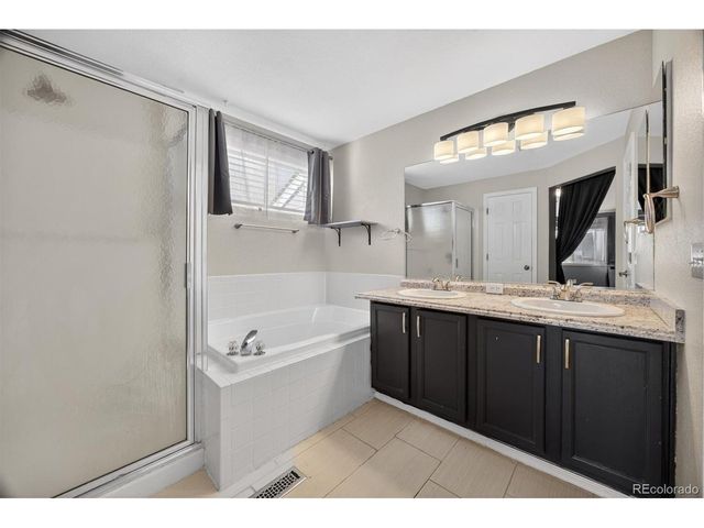 1090 Quarterhorse Trl, Castle Rock, CO 80104