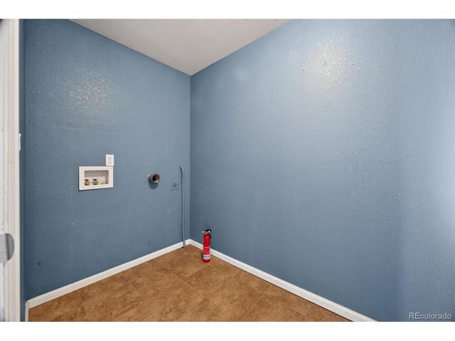 1090 Quarterhorse Trl, Castle Rock, CO 80104