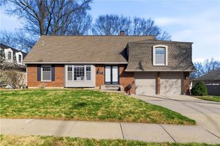 8823 Antioch Road, Overland Park, KS 66212