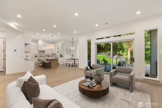 3523 71st Avenue W, University Place, WA 98466