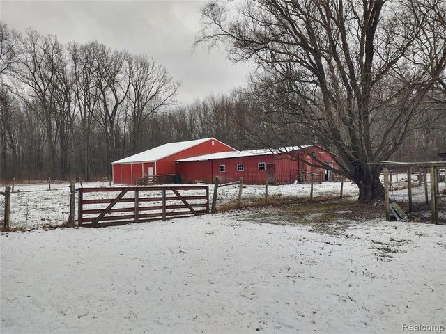 6143 Broadbridge Road, Cottrellville, MI 48039