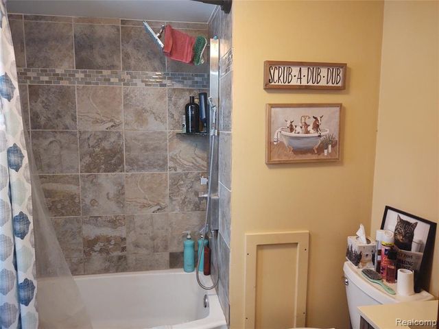 6143 Broadbridge Road, Cottrellville, MI 48039