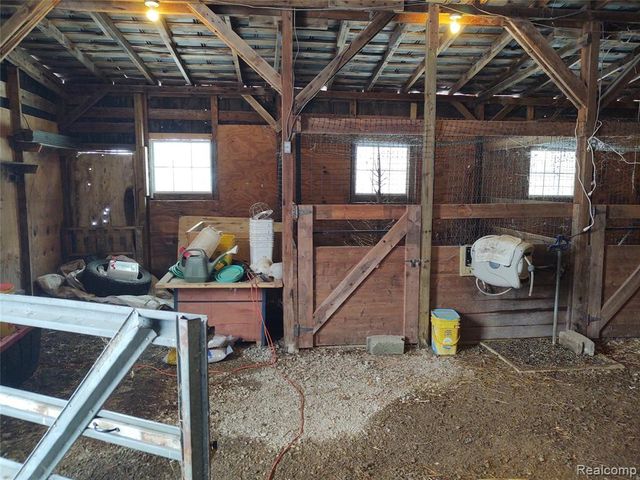 6143 Broadbridge Road, Cottrellville, MI 48039