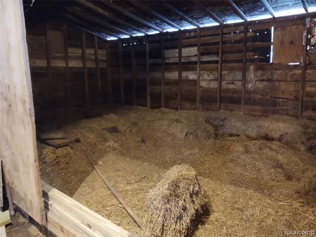 6143 Broadbridge Road, Cottrellville, MI 48039