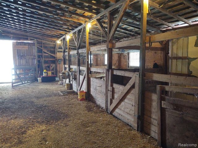 6143 Broadbridge Road, Cottrellville, MI 48039