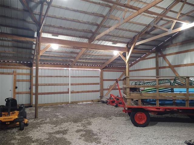 6143 Broadbridge Road, Cottrellville, MI 48039