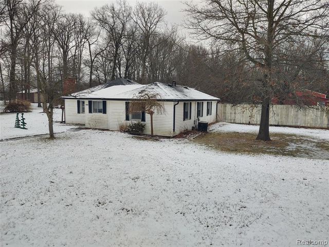 6143 Broadbridge Road, Cottrellville, MI 48039