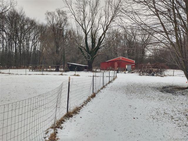 6143 Broadbridge Road, Cottrellville, MI 48039