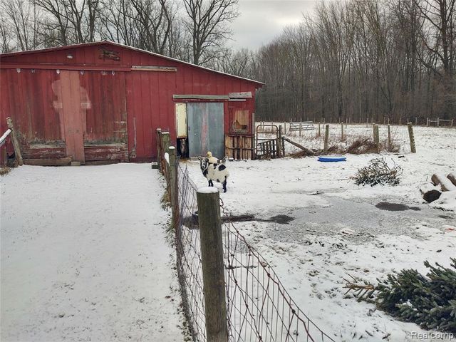 6143 Broadbridge Road, Cottrellville, MI 48039