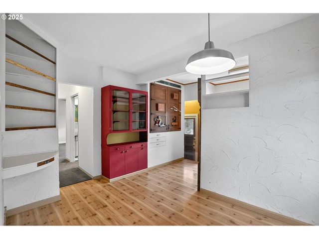 4606 Ne 23RD Ave, Portland, OR 97211