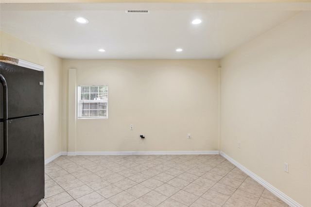1042 SW 3rd Street, Grand Prairie, TX 75051