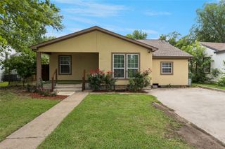 1042 SW 3rd Street, Grand Prairie, TX 75051
