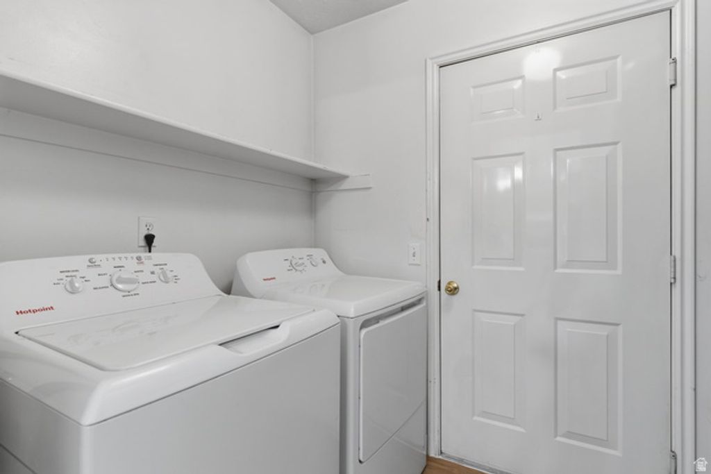 Image 14 of property listing at 104 W 525 N, Layton, UT 84041