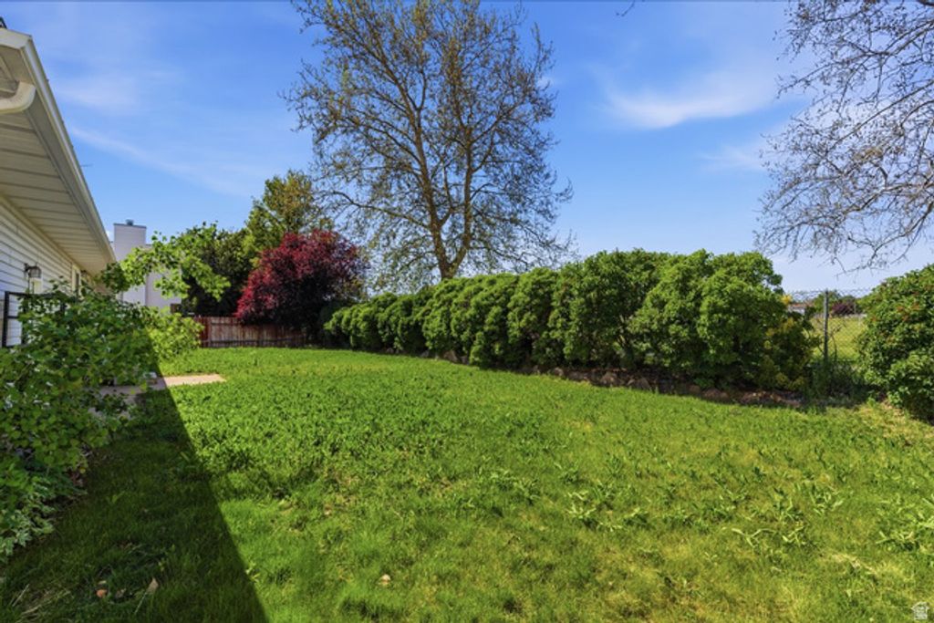 Image 19 of property listing at 104 W 525 N, Layton, UT 84041