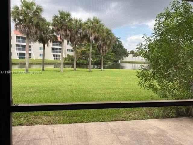 230 Lakeview Dr 107, Weston, FL 33326