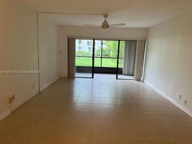 230 Lakeview Dr 107, Weston, FL 33326