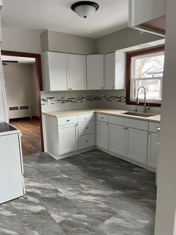 120 N Madison Street, Evansville, WI 53536