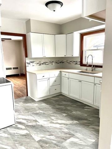 120 N Madison Street, Evansville, WI 53536