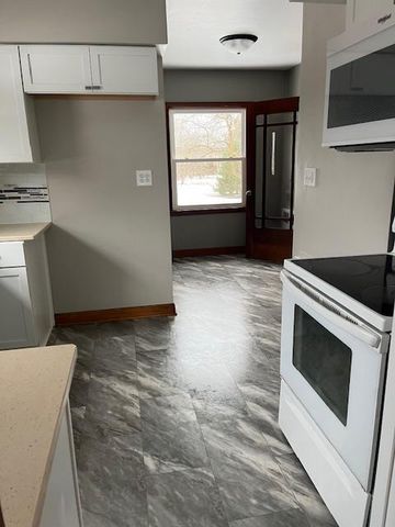 120 N Madison Street, Evansville, WI 53536