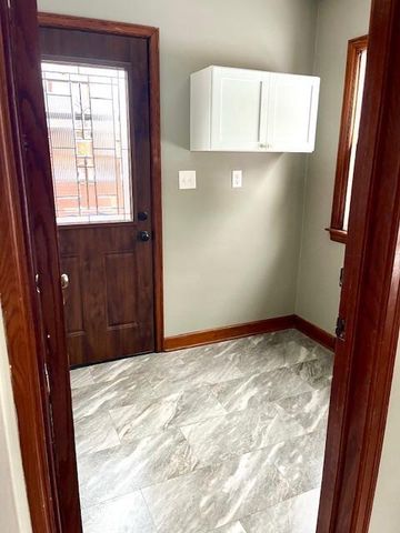 120 N Madison Street, Evansville, WI 53536