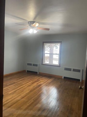 120 N Madison Street, Evansville, WI 53536