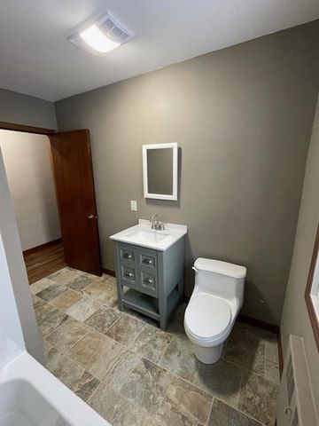 120 N Madison Street, Evansville, WI 53536