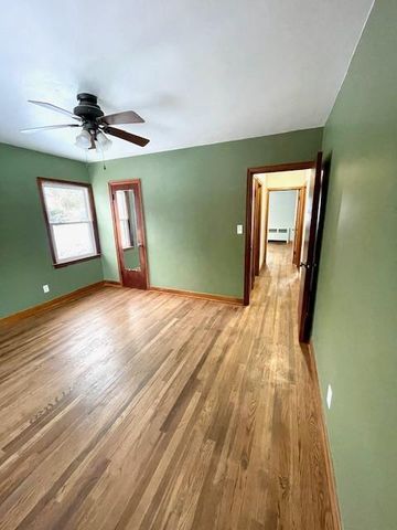 120 N Madison Street, Evansville, WI 53536