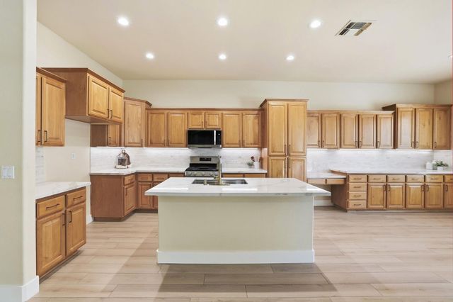 830 DUNBAR Ct, Lincoln, CA 95648