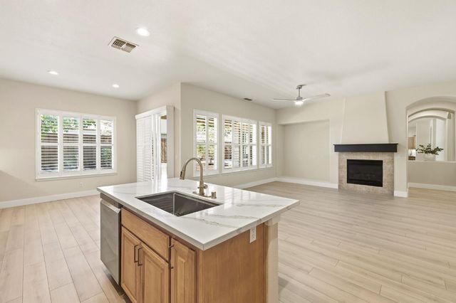 830 DUNBAR Ct, Lincoln, CA 95648