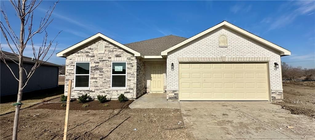 20805 Starside Street, Edgerton, KS 66021